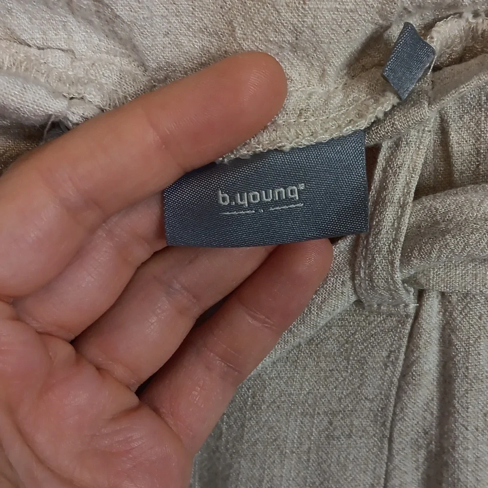 b.young Beige Linen Blend Paper Bag Shorts - Picture 5 of 11